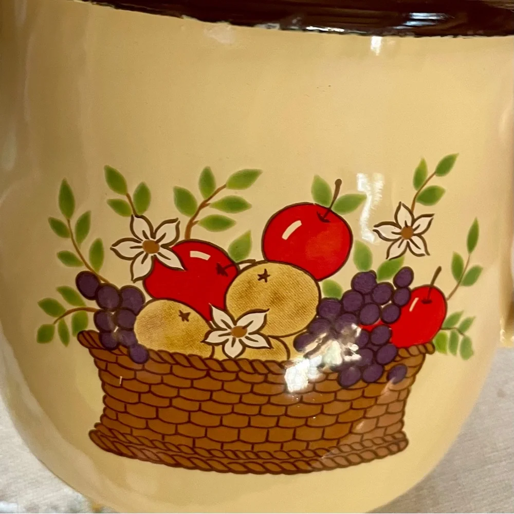Vintage FTD Metal 3 Cup Enamelware Pitcher. Cream Color w/ Basket of Fruit